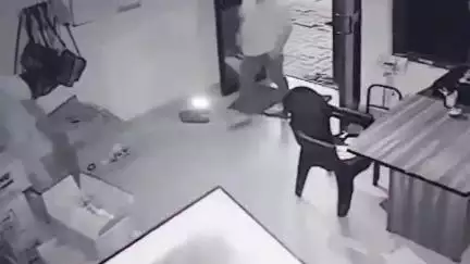 पिंड्रा: फूलपुर में पेट्रोल पंप पर हुई मारपीट, कर्मचारी और मैनेजर की पिटाई, सीसीटीवी में कैद वीडियो सोशल मीडिया पर वायरल