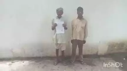 धौरहरा: रमिया बेहड़ गांव के दबंगों ने पीड़ित के खेत से जबरन काटी मक्के की फसल, पीड़ित ने पुलिस से की शिकायत