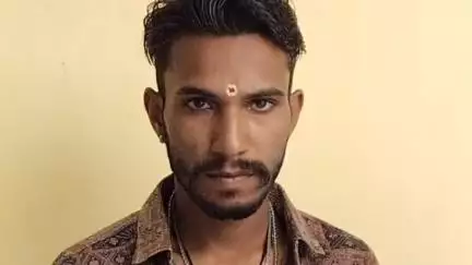 इंदौर: परदेशीपुरा थाना क्षेत्र का एक और बदमाश हुआ जिला बदर, पुलिस ने लाउडस्पीकर से दी जानकारी