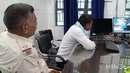 भभुआ: भभुआ सदर अस्पताल से चोरी हुई बाइक मामले में पुलिस अधिकारी ने सीसीटीवी फुटेज और वीडियो खंगालना शुरू किया