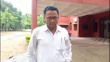 ବଲାଙ୍ଗୀର: ଯୋଗିଶୂର୍ଡା ଆର.ଆଇ. କାର୍ଯ୍ୟାଳୟରେ ଅନୁପସ୍ଥିତ ଆର.ଆଇ.ପ୍ରତି ବ୍ୟାପକ ଅସନ୍ତୋଷ, ପ୍ରତିକ୍ରିୟା ରଖିଲେ ଜଣେ ଆଇନ ଜୀବି