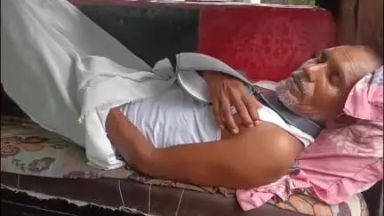 बदखर में मजदूर को करेंट लगा, मकान मालिक व ठेकेदार इलाज नहीं करा रहे, परिजन थाने पहुंचे