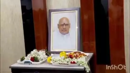 కరీంనగర్: దేశ చరిత్రలో ఏడుసార్లు వరుసగా ఆంధ్రప్రదేశ్ అసెంబ్లీలో బడ్జెట్ ప్రవేశపెట్టిన ఘనత కొణిజేటి రోశయ్య దే
