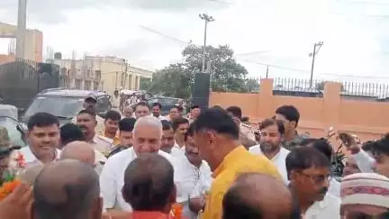 पुपरी: सांसद देवेश चन्द्र ठाकुर ने पुपरी स्थित डाकबंगला के जीर्णोद्धार कार्य का किया उद्घाटन