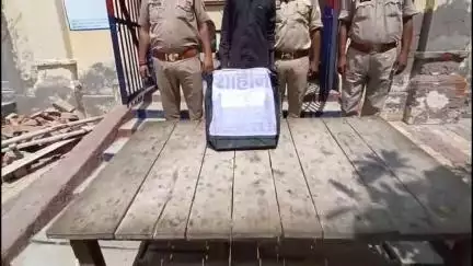 बेल्थरा रोड: उभांव पुलिस की बड़ी कामयाबी, ककरासो मोड़ के पास चोरी के सोलर पैनल और बाइक के साथ शातिर चोर को किया गिरफ्तार