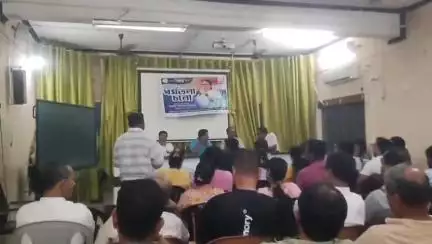 রাজগঞ্জ: ২১ শে জুলাই কর্মসূচিকে সফল করতে   মাল পঞ্চায়েত সমিতির সভাকক্ষে একটি  প্রস্তুতি সভার আয়োজন করল তৃণমূলের