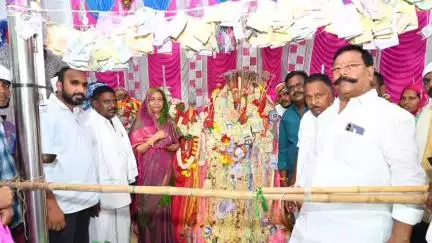 పాణ్యం: కల్లూరు మండలం,పుసులూరు గ్రామంలో మొహర్రం పండుగ వేడుకల్లో పాల్గొన్న, MLA గౌరు చరిత రెడ్డి