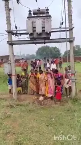 नाला: बेजोपाड़ा में जिला परिषद सदस्य वंदना देवी ने बिजली ट्रांसफार्मर का उद्घाटन किया