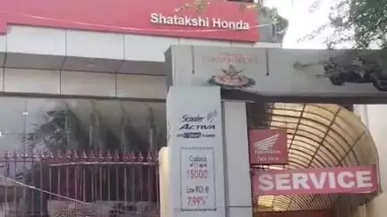 मुरादाबाद: कटघर थाना क्षेत्र में होंडा शोरम के सिक्योरिटी गार्ड की गेट के नीचे दबकर हुई मौत
