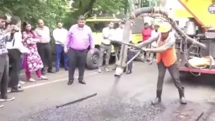 हुज़ूर: भोपाल: सड़कों के गड्ढों से मिलेगी राहत, ई 7 क्षेत्र में जेट पैचर तकनीक का सफल ट्रायल