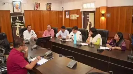 মঙলদৈ ভাগ: মঙলদৈ স্থিত আয়ুক্ত কাৰ্যালয়ত আকাংক্ষিত জিলা আৰু শিক্ষা অভিযানৰ সভা উপস্থিত বিধায়ক, আয়ুক্ত