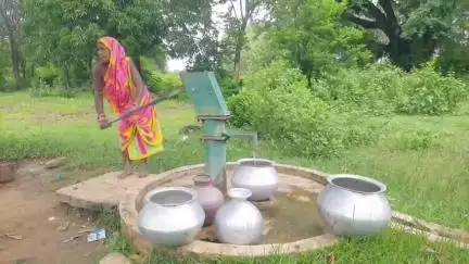 ପରଜଙ୍ଗ: ଜୟପୁରାକାଟେଣି ପୁରୁଣା ହରିଜନ ସାହିରେ ପାନୀୟ ଜଳ ସମସ୍ୟା ପାଣି ଟୋପେ ପାଇଁ ଡହଳ ବିକଳ ଗ୍ରାମ ବାସୀ।
#jansamasya