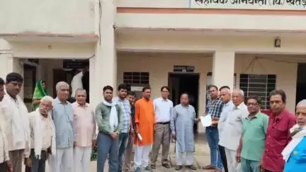 खेतड़ी: खेतड़ी में स्मार्ट मीटर लगाने पर विरोध जारी, एईएन को ज्ञापन सौंपकर मीटर नहीं लगाने की मांग