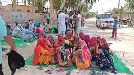 पदमपुर: थान्देवाला के सरकारी स्कूल में तीन शिक्षकों पर छात्राओं से छेड़छाड़ का आरोप, ग्रामीणों ने की स्कूल तालाबंदी