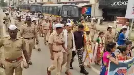 नांदेड: आयटीआय इथून नांदेड पोलिसांच्या वतीने  काढण्यात आलेल्या निर्भया दिंडीत हजारो शालेय विद्यार्थ्यांनी घेतला सहभाग