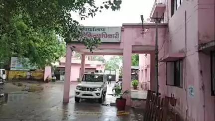 कोल: जिले में काम में लापरवाही बरतने पर ACMO पर कार्रवाई, कार्यभार छिना, 2 दिन में देना होगा स्पष्टीकरण