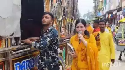 आलोट: अखिल विश्व गायत्री परिवार ने विचार क्रांति अभियान के तहत नगर के प्रमुख मार्गों से जुलूस निकाला