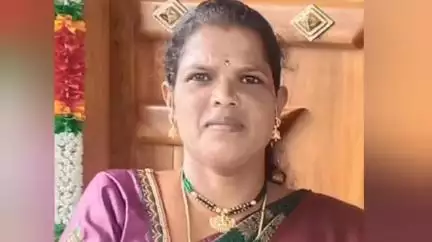 ಮಳವಳ್ಳಿ: ತಾಲೂಕಿನ ಬಾಳೆಹೊನ್ನಿಗ ಗ್ರಾಮದಲ್ಲಿ ಹಠಾತ್ ಹೃದಯಾಘಾತದಿಂದ ಕುಸಿದು ಬಿದ್ದು  ಮಹಿಳೆ ಸಾವು