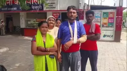 मैनपुरी: कोतवाली क्षेत्र में कबाड़े की फेरी करने गए युवक के साथ दबंगों ने की मारपीट, पीड़ित ने थाने में दर्ज कराई शिकायत