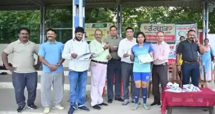बनारस रेल इंजन कारखाना (बरेका) द्वारा दिनांक 15 मई 2025 से आयोजित ग्रीष्मकालीन फुटबॉल प्रशिक्षण शिविर का भव्य समापन – खेलों के माध्यम से बच्चों ने सीखा अनुशासन, एकाग्रता और टीम भावन