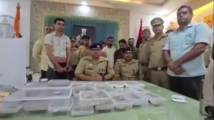 अमरोहा: अमरोहा एसपी ने अंतर्जनपदीय चोर गिरोह का किया खुलासा, साढ़े तीन लाख के जेवर और तीन लाख कैश बरामद