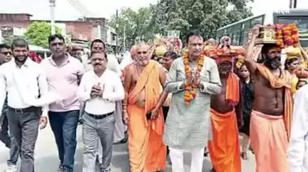 खेरागढ़: खैरागढ़ कस्बे में धूमधाम से निकली कलश यात्रा, श्रीमद्भागवत कथा हुई शुरू