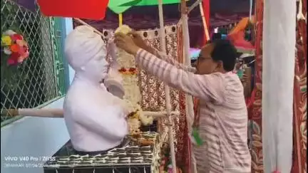 তেহট্ট ১: চাঁদেরঘাট নর্থ প্রাইমারি স্কুল উন্মোচিত হলো মনীষীদের আবক্ষ মূর্তি, উপস্থিত নদিয়া জেলা প্রাথমিক বিদ্যালয় সংসদের সভাপতি