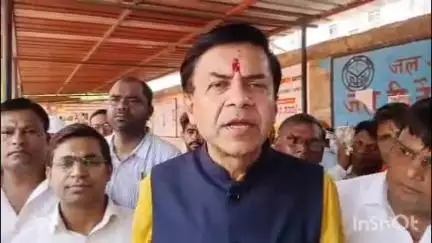 देेेवरिया: देवरिया बस अड्डे पर यात्रियों की सुविधा के लिए सदर सांसद शशांक मणि ने किया प्रथम प्रयास