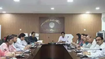 चाईबासा: उप विकास आयुक्त की अध्यक्षता में राष्ट्रीय क्षय रोग उन्मूलन कार्यक्रम के तहत बैठक आयोजित