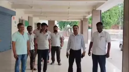 हसनपुर: सहायक क्षेत्रीय प्रबंधक ने हसनपुर नगर में रोडवेज बस अड्डे का निरीक्षण किया, गंदगी देखकर भड़के और लगाई फटकार
