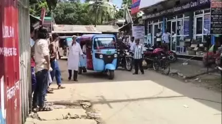 কৈলাশহর: কৈলাসহর বাবুরবাজারে উচ্চ ক্ষমতা সম্পন্ন বিদ্যুতের তার ছিরে রাস্তার মধ্যে পড়ে যায় #jansamasya