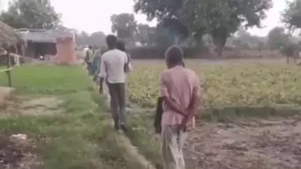 हैदरगढ़: गौरवा उस्मानपुर गांव में किसान यूनियन के कार्यकर्ताओं ने चकमार्ग निकालने के लिए एसडीएम से की मांग, सौंपा ज्ञापन