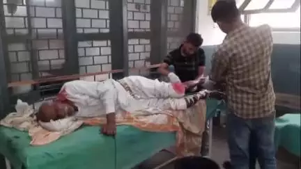 हसनपुर: सैदनगली भीकनपुर के पास रोड पर बुद्ध को बाइक सवार ने मारी टक्कर, अनियंत्रित होकर बाइक फिसली, दोनों घायल, हालत गंभीर
