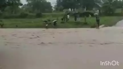 बिछिया: भारी बारिश से सुड़गांव-सिंगारपुर मार्ग बंद, पुलिया उफान पर, जनजीवन प्रभावित, ज़िला मुख्यालय से संपर्क कटा