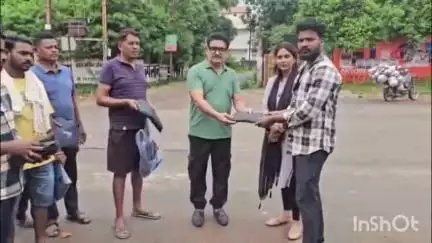 जगदलपुर: गुरु गोविंद सिंह वार्ड, अटल बिहारी वार्ड, कुशाभाऊ ठाकरे एवं लोकमान्य तिलक वार्ड के सफाई कर्मियों को बांटे गए रेनकोट