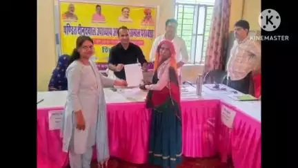 सवाई माधोपुर: सवाई माधोपुर आटूनकलां शिविर में 48 पट्टे, 26 मृद्रा स्वास्थ्य कार्ड और 10 नामांतरण प्रकरणों का मौके पर निस्तारण किया गया