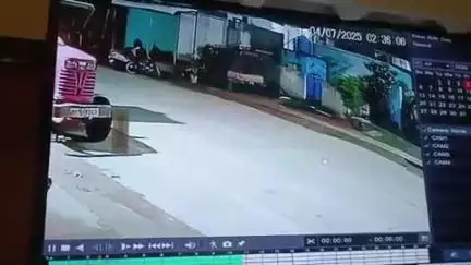 धर्माबाद: शहरात पुन्हा ऑटो चोरटे सक्रिय, फुले नगर येथील ऑटो चोरीची घटना सिसीटीव्हीत कैद