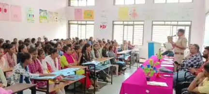 ભિલોડા: ભિલોડા ની ITI ખાતે બેટી બચાવો બેટી પઢાવો અતર્ગત ફાઈનાન્સિયલ લીટ્રેસી સેમીનાર યોજાયો.