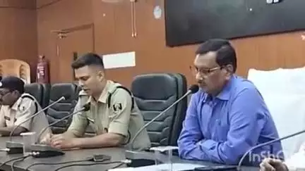 गोपालगंज: मोहर्रम में घातक हथियार दिखाने वालों पर होगी FIR, डीएम-एसपी ने कलेक्ट्रेट में बैठक कर दिए निर्देश