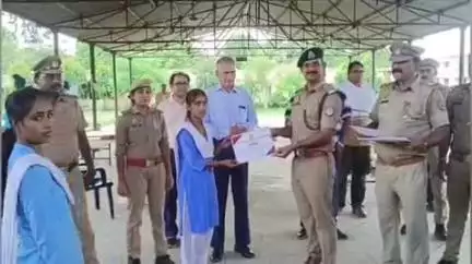 भिनगा: अलक्षेन्द्र इंटर कॉलेज भिनगा में SPEL कार्यक्रम के तहत छात्र-छात्राओं को पुलिस कार्य प्रणाली व कानून संबंधी जानकारी मिली