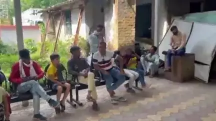 खातेगांव: #jansamsaya आधार सेंटर पर पहुंचने वाले लोगों को हो रही है परेशानी समय पर आधार नहीं हो रहे हैं अपडेट