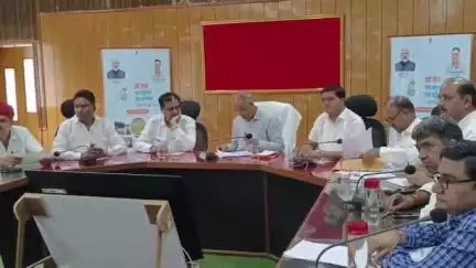 चित्तौड़गढ़: कलेक्ट्रेट परिसर में पेयजल योजनाओं की मंत्री ने की समीक्षा, समयबद्ध क्रियान्वयन के दिए निर्देश