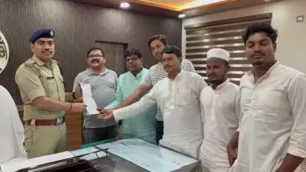 किशनगंज: पुलिस पदाधिकारियों पर कार्रवाई की मांग के साथ शिष्टमंडल ने एसपी को ज्ञापन सौंपा