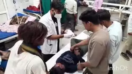 हाथरस: गांव नगला बिछीया स्थित निर्माणाधीन जेल के पास खेल रहे 12 वर्ष के बच्चे पर गिरी खिड़की, जिला अस्पताल में हुई मौत