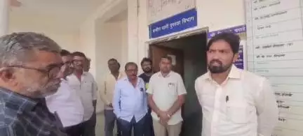 वर्धा: 'हर घर जल' योजनेला खीळ: केंद्र सरकारकडून जल जीवन मिशन निधी बंद: कंत्राटदारांची देयके थकली, वर्ध्यात निवेदने सादर