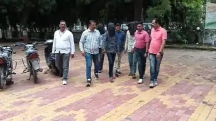 धुळे: सिव्हिल हॉस्पिटल आवारातील दुचाकी चोरीप्रकरणी वडजाई रोड परिसरातून तीन जण ताब्यात, पोलिसांनी १३ दुचाकी केल्या हस्तगत