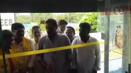 భీమిలి: మధురవాడ ప్రెస్ క్లబ్ తాత్కాలిక కార్యాలయం ప్రారంభించిన భీమిలి ఎమ్మెల్యే గంటా శ్రీనివాసరావు
