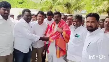 వేలేరు: షోడశపల్లి గ్రామంలో ధర్మసాగర్, వేలేరు మండలాల ముఖ్య నాయకుల సమావేశం, రాబోవు స్థానిక సంస్థల ఎన్నికల్లో సత్తా చాటాలని పిలుపు