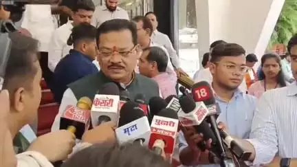 शहरातील विट्स हॉटेल व्यवहारासंदर्भात दानवे यांना काहीच माहित नाही, पालकमंत्री संजय शिरसाट यांची विधान भवन येथे माहिती