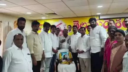విశాఖపట్నం: తెలుగుదేశం పార్టీ జిల్లా కార్యాలయంలో అల్లూరి సీతారామరాజు జయంతి వేడుకలు
